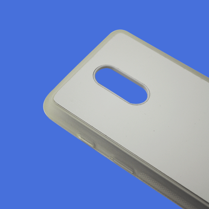 Coque sublimation 2D TPU pour OnePlus 7. La plaque arrière en aluminium dédiée à la sublimation permet la personnalisation de la coque.