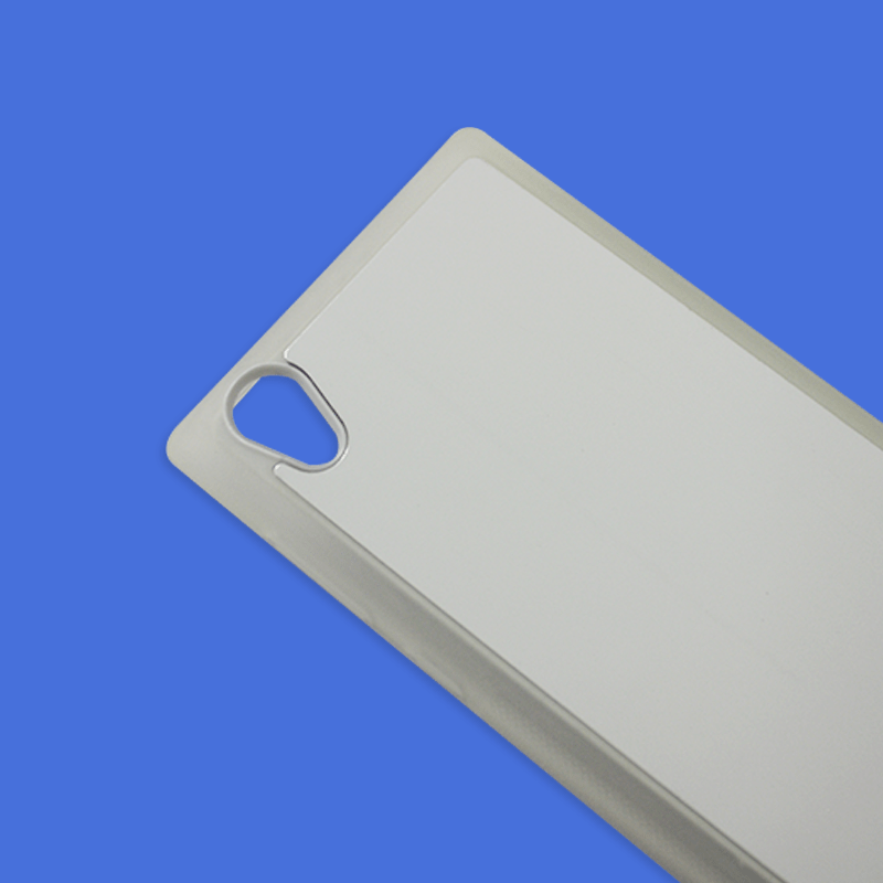 Coque sublimation 2D TPU pour Sony XPeria L3, L2. La plaque arrière en aluminium dédiée à la sublimation permet la personnalisation de la coque.