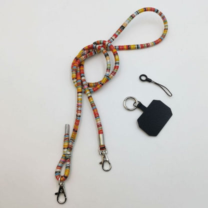 Cordons dans les tons orange style collier
